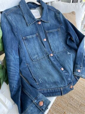 Natural Reflections Women’s Denim Jean Jacket in Medium Wash Blue SIZE M